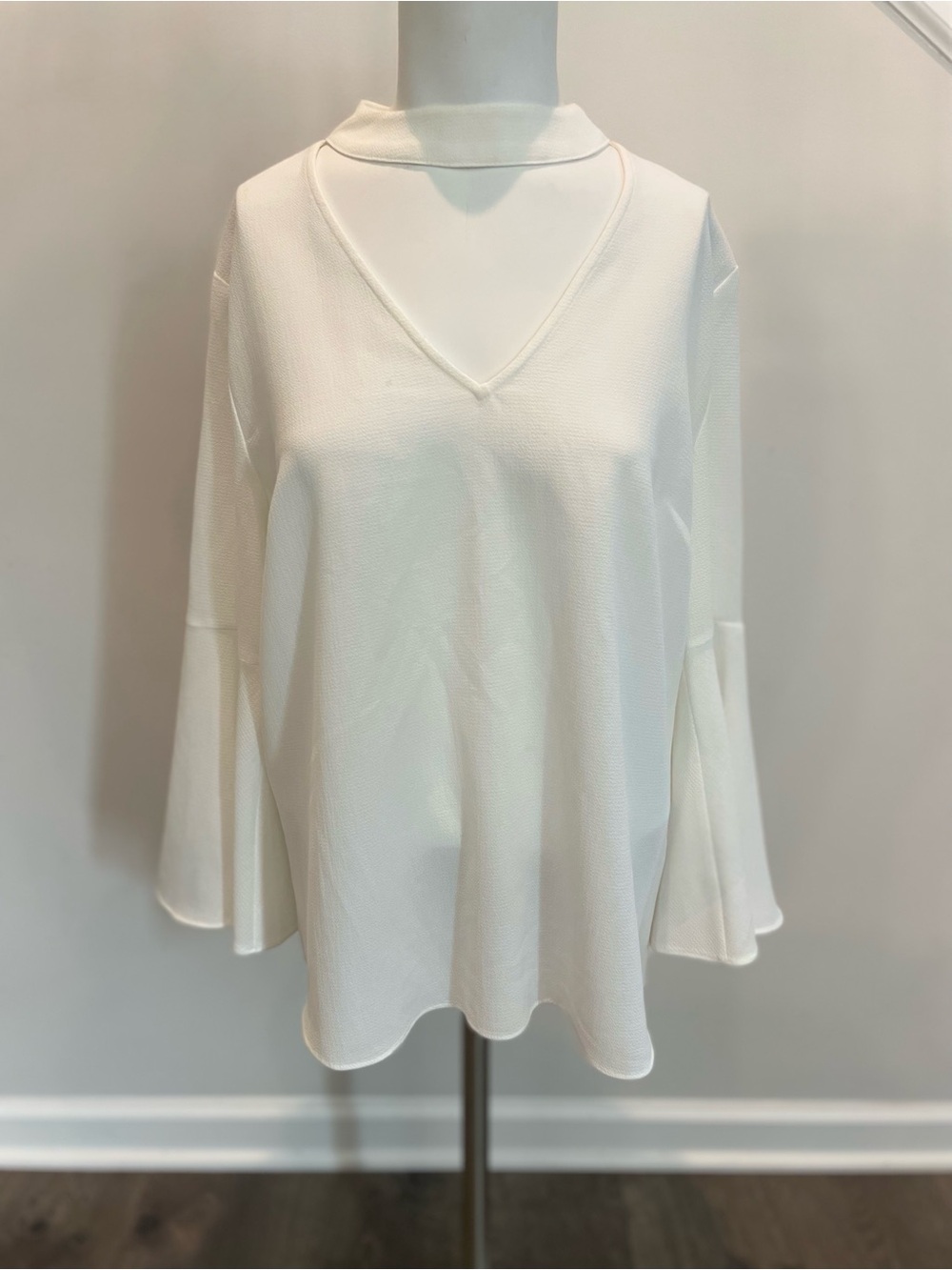 New York & Company White V-Neck Mock Collar Bell Sleeve Tunic
